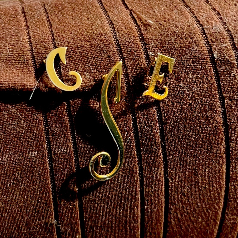 Monogram pins